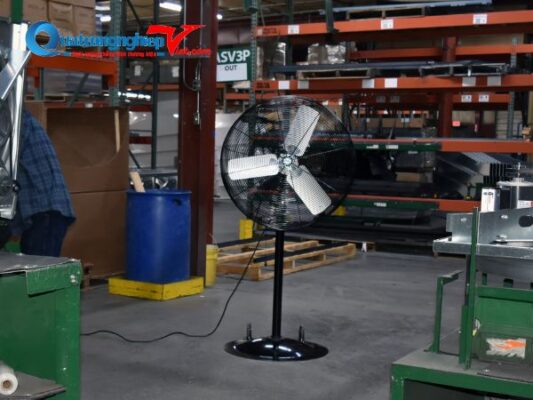chọn quạt đứng công nghiệp phù hợp