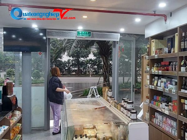 quạt cắt gió trong cửa hàng